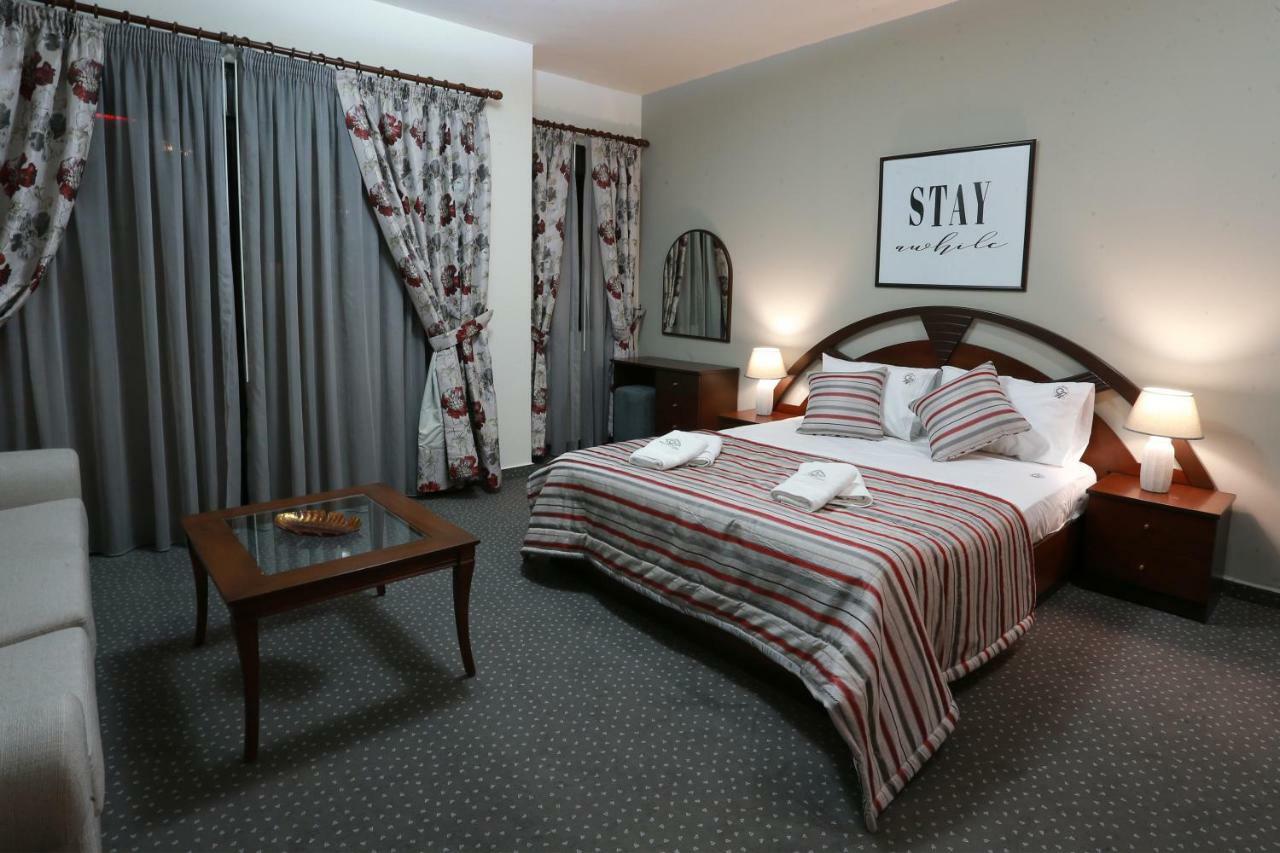 Nine Seven Hotel Adma wa Dafneh Bagian luar foto