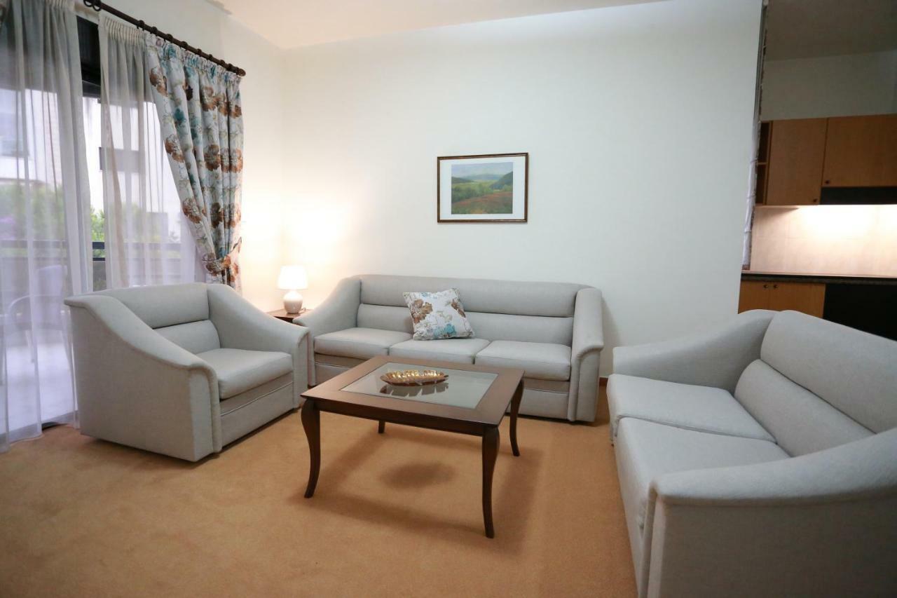 Nine Seven Hotel Adma wa Dafneh Bagian luar foto